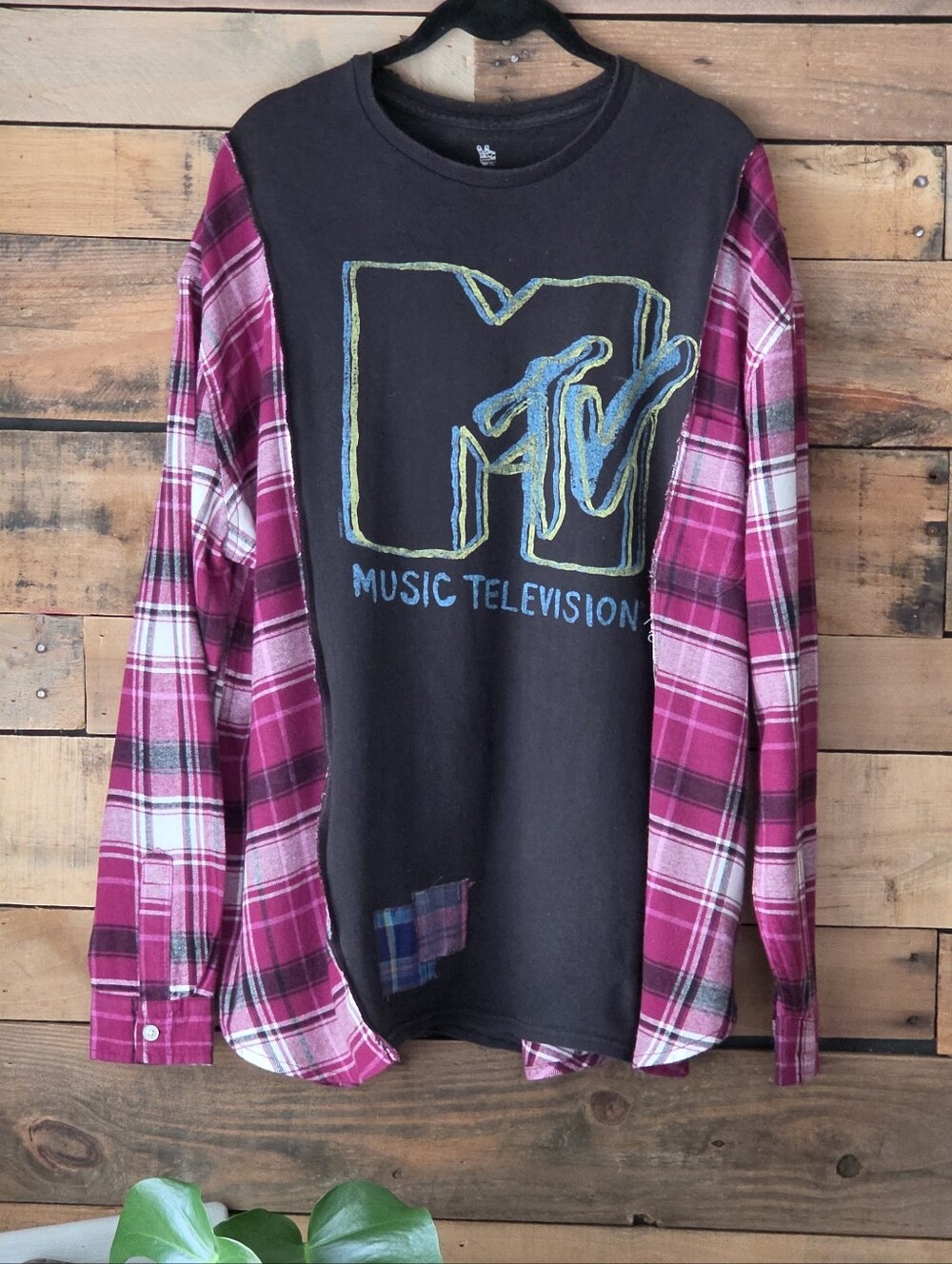 MTV Black Graphic Tee with Plaid Long Sleeves - Picture 3 of 8